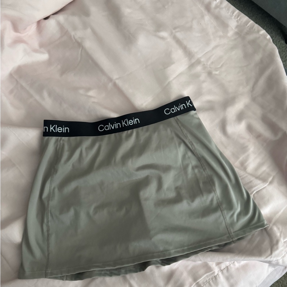 Calvin Klein Women's Black and Gray Mini Skirt